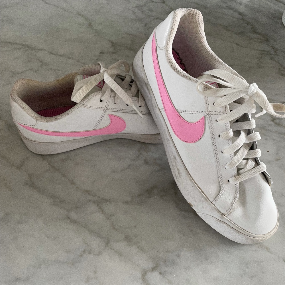 Nike Court Royale Sneaker